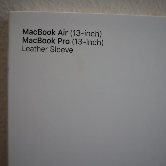 Apple MRQM2ZM/A Saddle Brown MacBook Air/MacBook Pro 13" Leather Sleeve - Picture 6 of 7